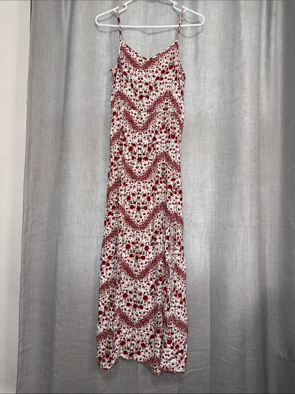 H&M Divided Red & White Floral Chevron Maxi Dress Side Slits